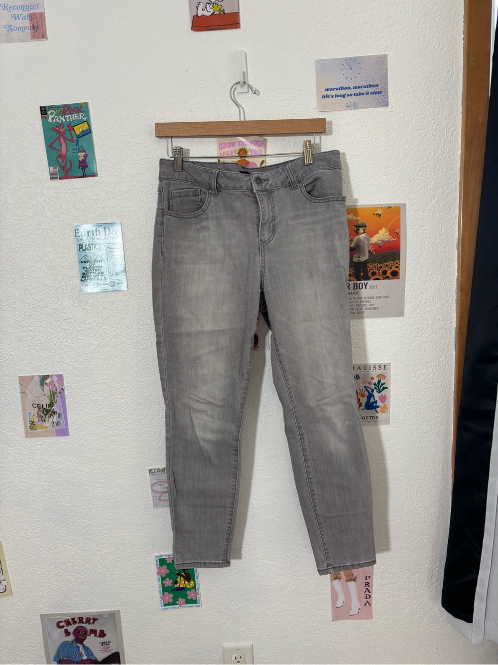 Cropped Gray Women's Ankle Jeans — Slim Stretch Fit